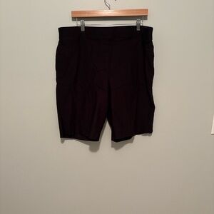 Ellen Tracy Elegant Black Shorts